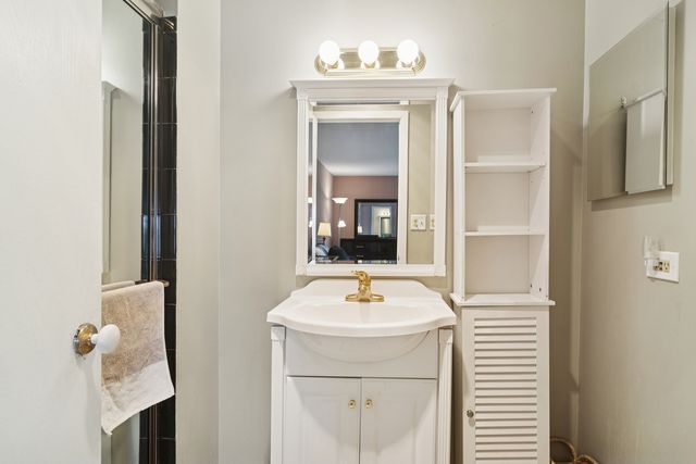 3030 Pheasant Creek Drive 405, Northbrook, IL 60062