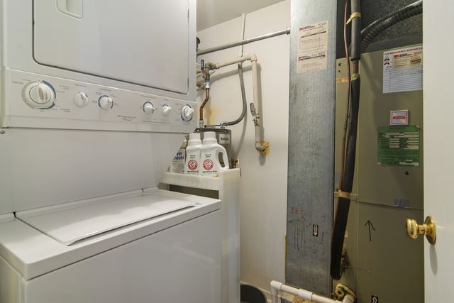 3030 Pheasant Creek Drive 405, Northbrook, IL 60062