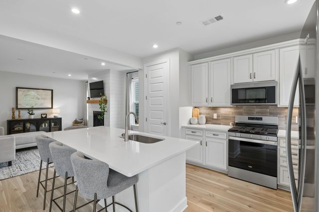 4044 Rosa Dr, Nolensville, TN 37135