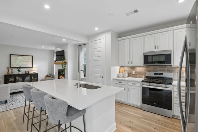 4044 Rosa Dr, Nolensville, TN 37135