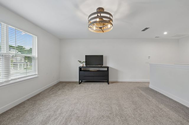 4044 Rosa Dr, Nolensville, TN 37135