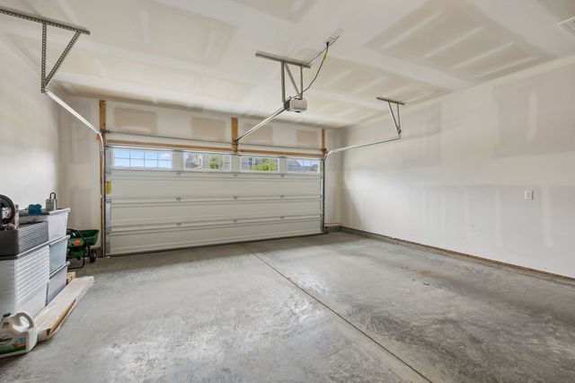 4044 Rosa Dr, Nolensville, TN 37135