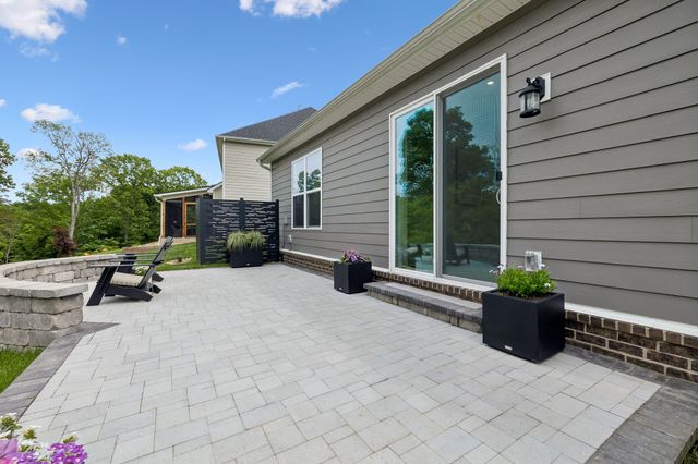 4044 Rosa Dr, Nolensville, TN 37135