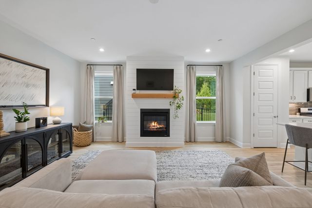 4044 Rosa Dr, Nolensville, TN 37135