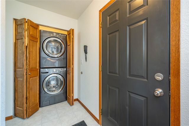 807 E 23rd Court, Des Moines, IA 50317