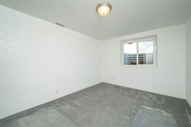 807 E 23rd Court, Des Moines, IA 50317