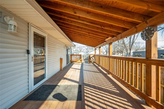 807 E 23rd Court, Des Moines, IA 50317