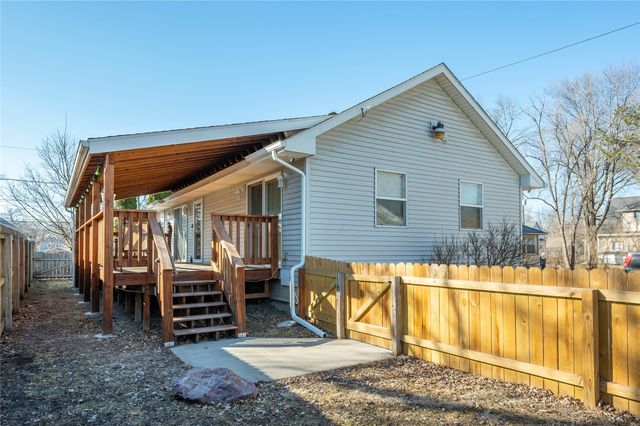 807 E 23rd Court, Des Moines, IA 50317