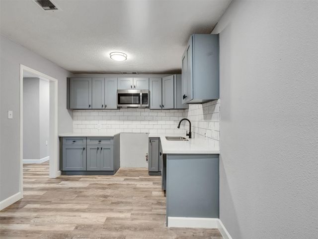 7914 Belbay Street, Houston, TX 77033