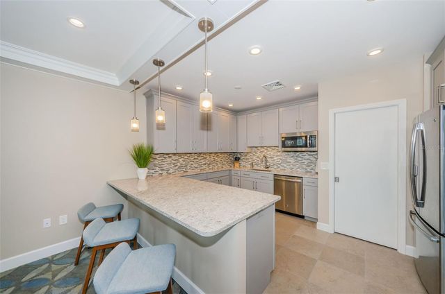 700 BEACH DRIVE NE 308, St Petersburg, FL 33701