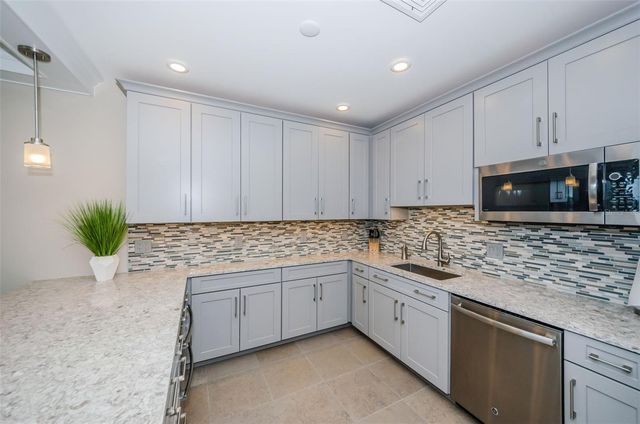 700 BEACH DRIVE NE 308, St Petersburg, FL 33701