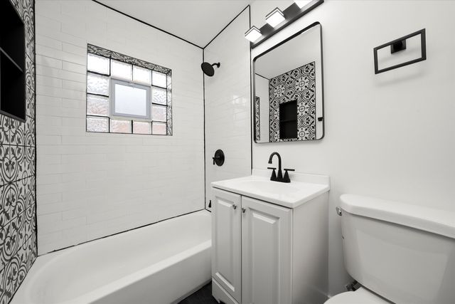 13815 S TRACY Avenue, Riverdale, IL 60827