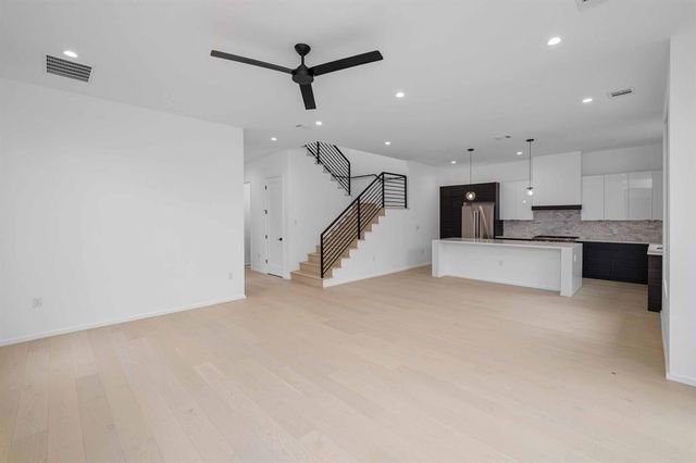 1704 Kinney Ave A, Austin, TX 78704