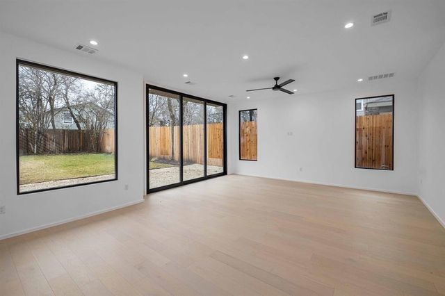 1704 Kinney Ave A, Austin, TX 78704