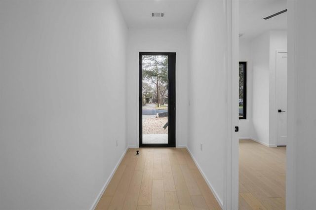 1704 Kinney Ave A, Austin, TX 78704