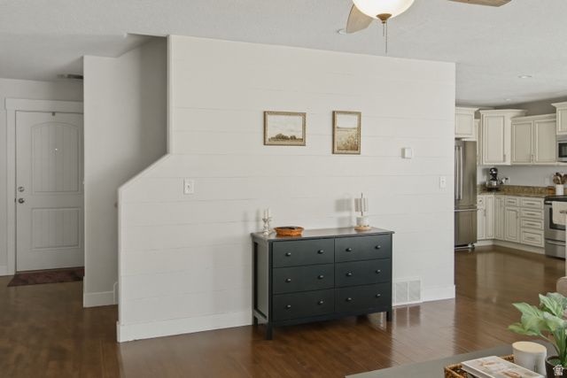 1711 E SHADOW DR, Eagle Mountain, UT 84005