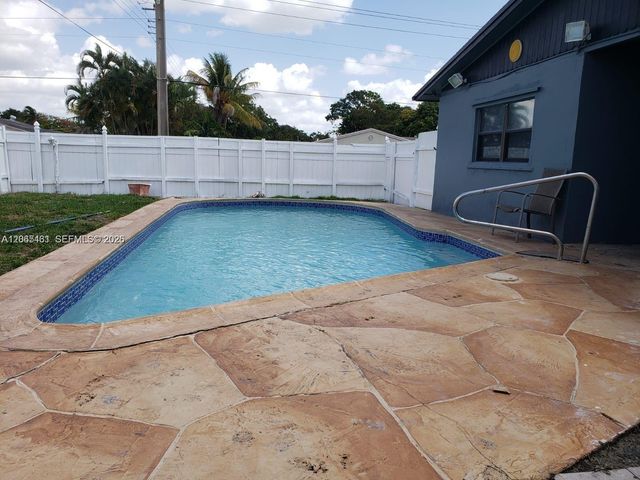 2240 N 57th Way 0, Hollywood, FL 33021