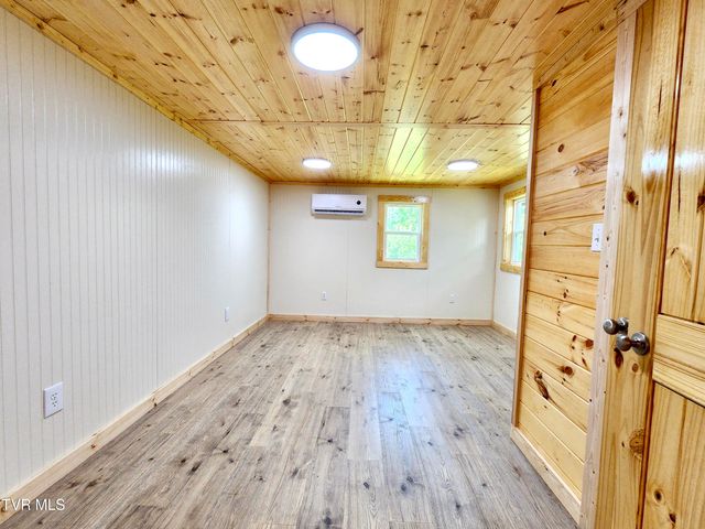 395 Sam Aiken Road, Telford, TN 37690
