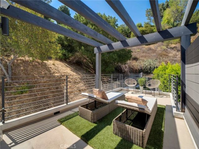 17043 Cotter Place, Encino, CA 91436
