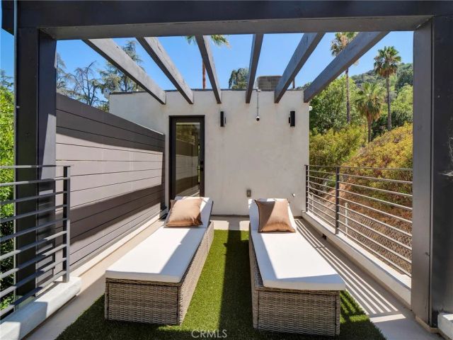 17043 Cotter Place, Encino, CA 91436