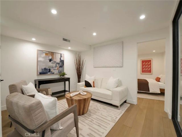 17043 Cotter Place, Encino, CA 91436