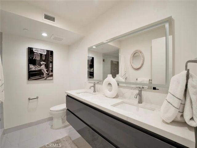 17043 Cotter Place, Encino, CA 91436