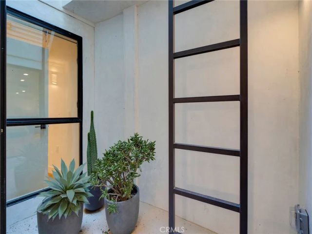 17043 Cotter Place, Encino, CA 91436