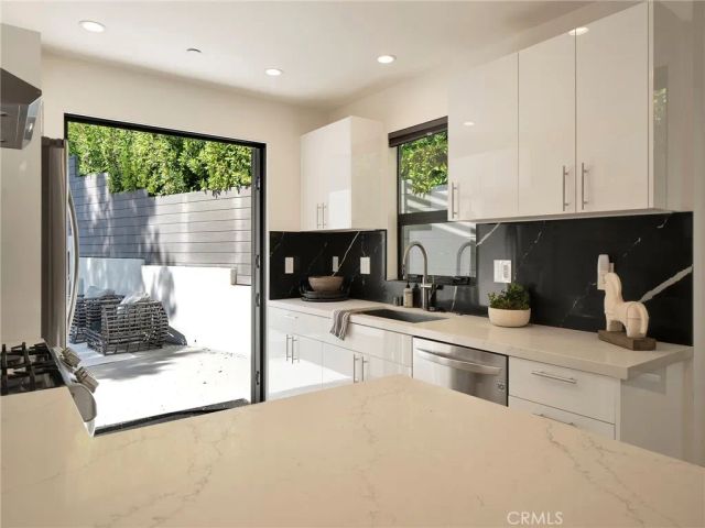 17043 Cotter Place, Encino, CA 91436