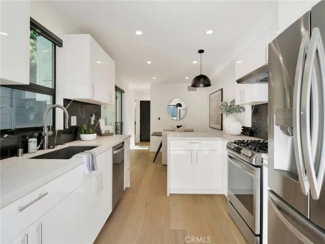 17043 Cotter Place, Encino, CA 91436
