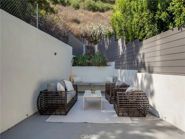17043 Cotter Place, Encino, CA 91436