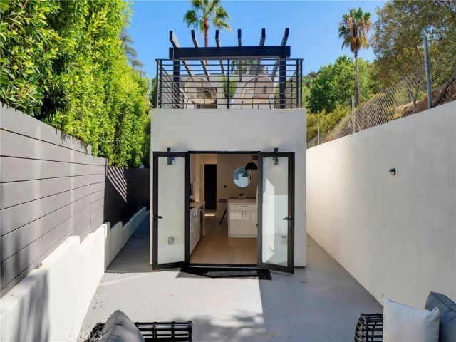 17043 Cotter Place, Encino, CA 91436