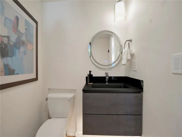 17043 Cotter Place, Encino, CA 91436