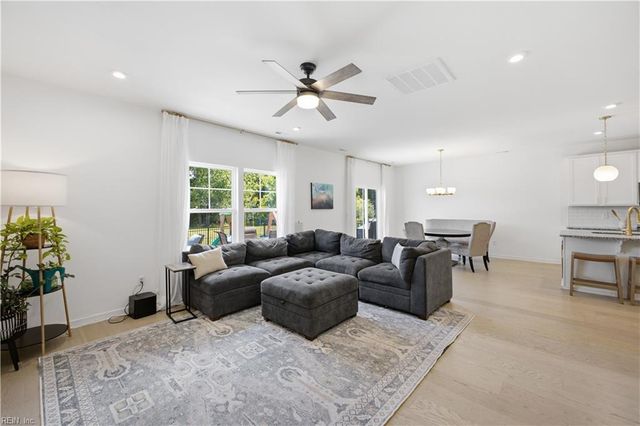 174 Norfleet LN, Suffolk, VA 23434