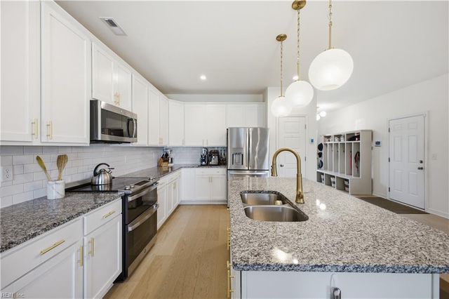 174 Norfleet LN, Suffolk, VA 23434