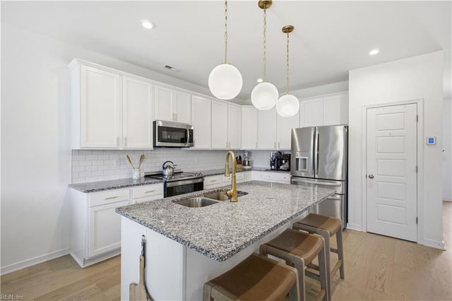 174 Norfleet LN, Suffolk, VA 23434