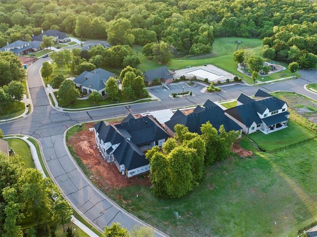 3024 Fountain Creek Drive, Edmond, OK 73034