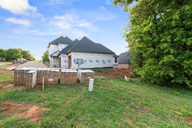 3024 Fountain Creek Drive, Edmond, OK 73034