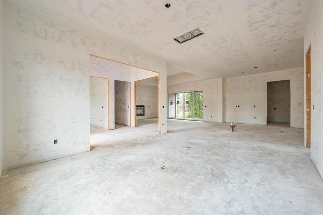 3024 Fountain Creek Drive, Edmond, OK 73034