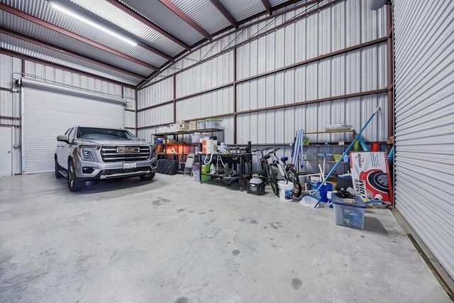 1213 County Road 273, Weimar, TX 78962