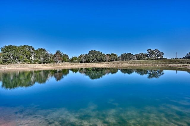 1213 County Road 273, Weimar, TX 78962