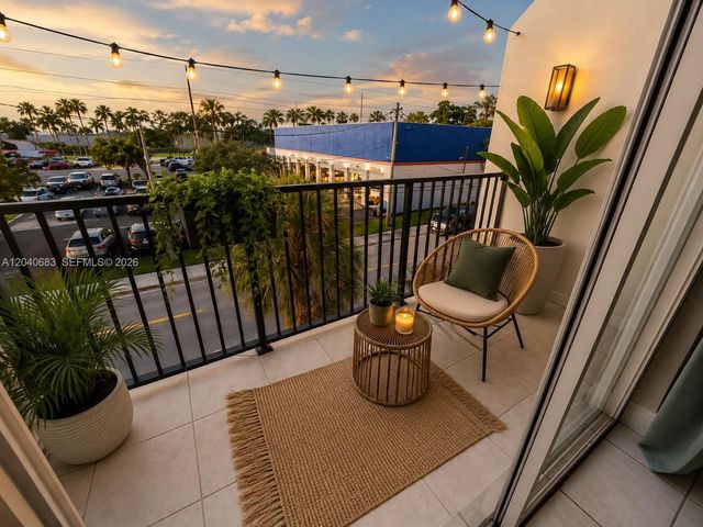 5731 NW 37th St 305, Virginia Gardens, FL 33166