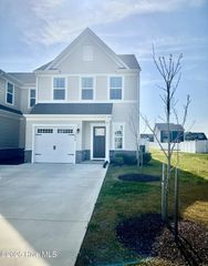 102 Mizzen Way, Elizabeth City, NC 27909