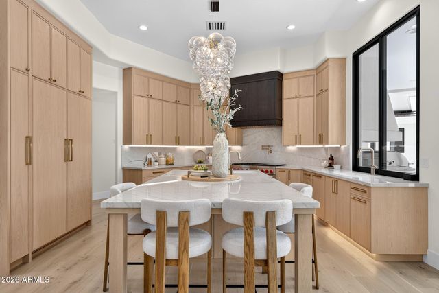 7272 N 71ST Street, Paradise Valley, AZ 85253