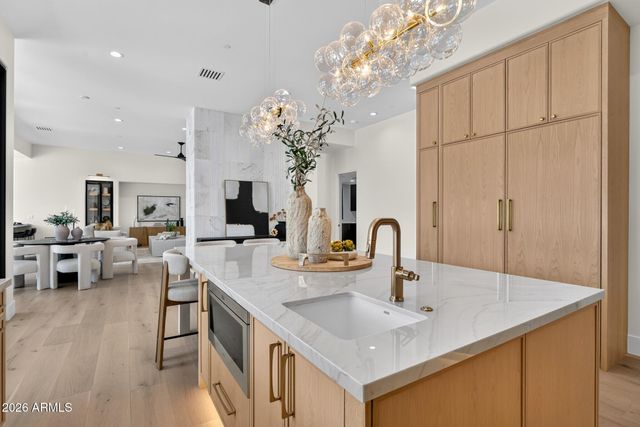 7272 N 71ST Street, Paradise Valley, AZ 85253