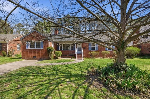 13 Paddock DR, Newport News, VA 23606