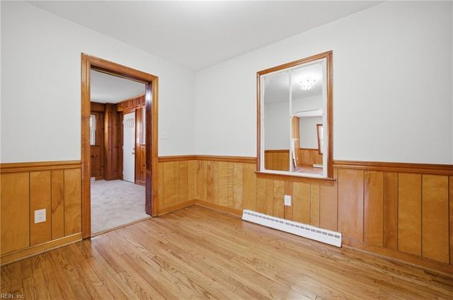 13 Paddock DR, Newport News, VA 23606