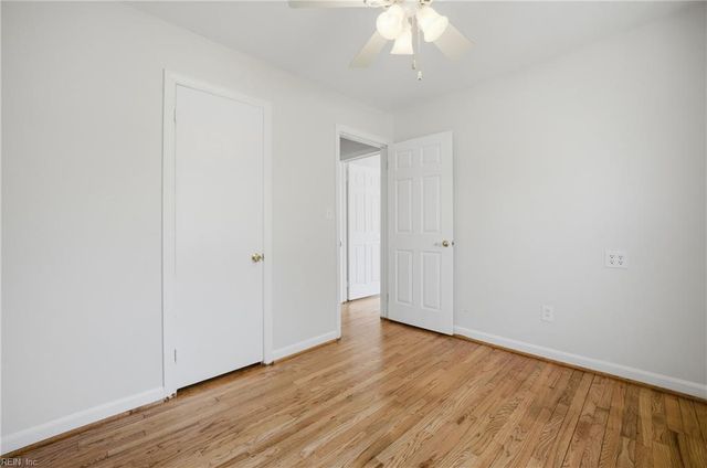 13 Paddock DR, Newport News, VA 23606