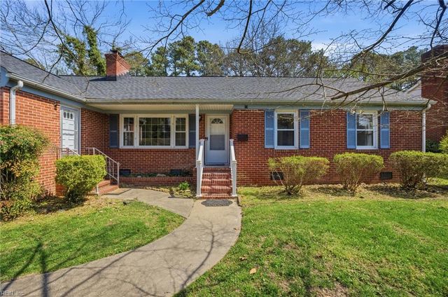 13 Paddock DR, Newport News, VA 23606