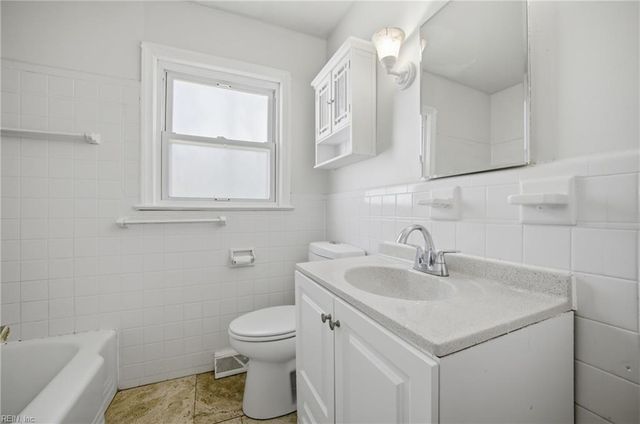 13 Paddock DR, Newport News, VA 23606