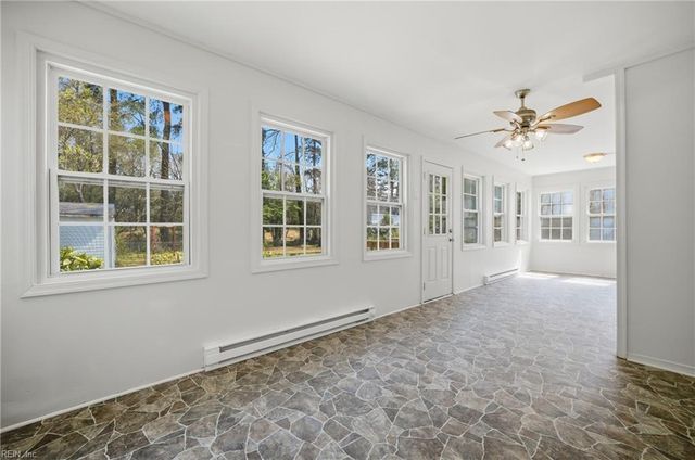 13 Paddock DR, Newport News, VA 23606